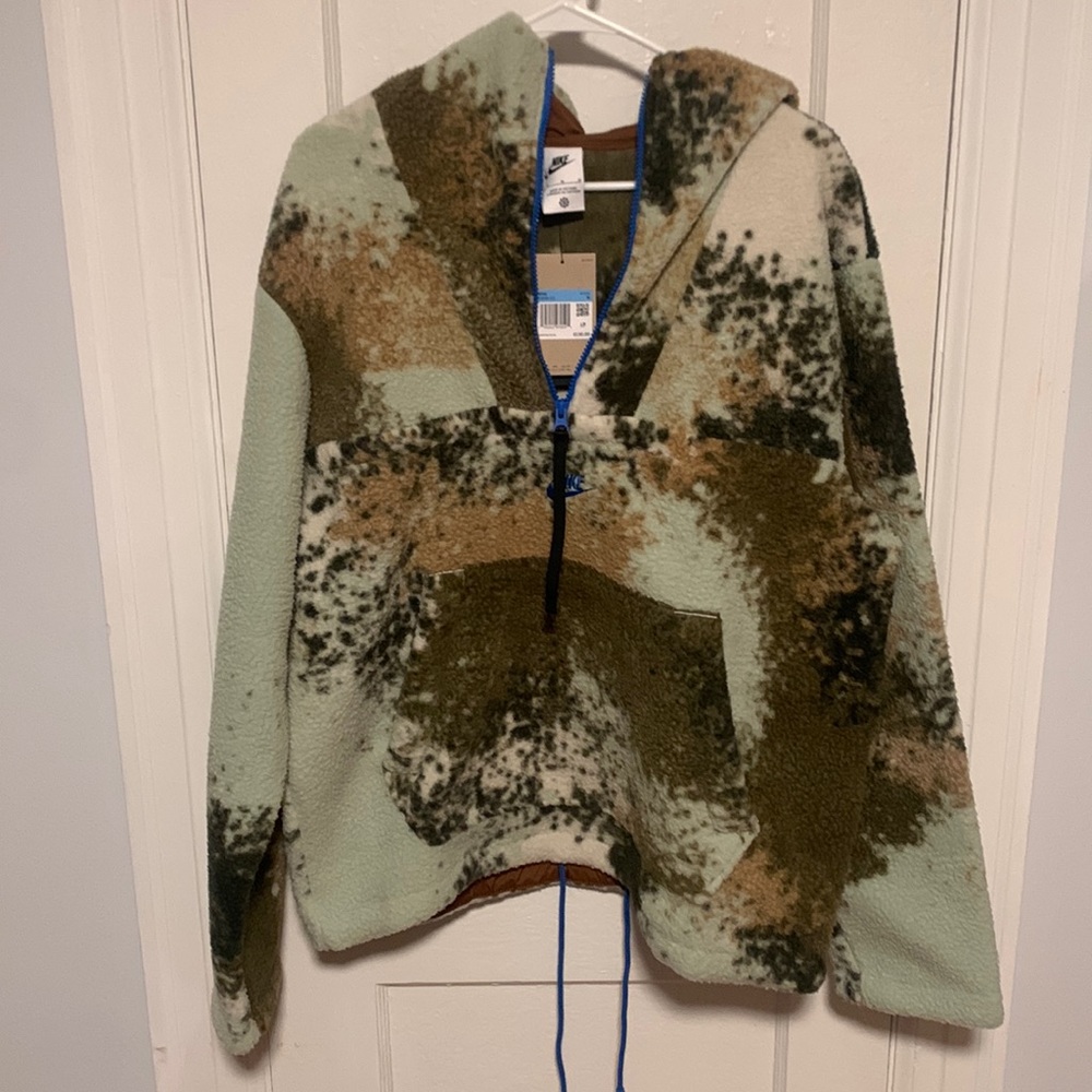 Nike oversized fleece jacket size medium.